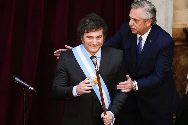Javier Milei optó por la continuidad en su gobierno de varios funcionarios de Alberto Fernández.