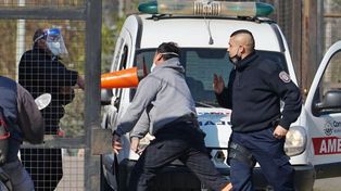 Escenas de pugilato en la puerta de un hospital entrerriano