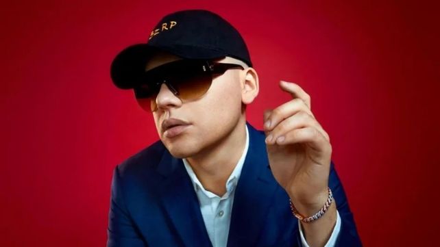 Bizarrap anunció que lanzará su sesión #57 en un corto con la participación de Francella