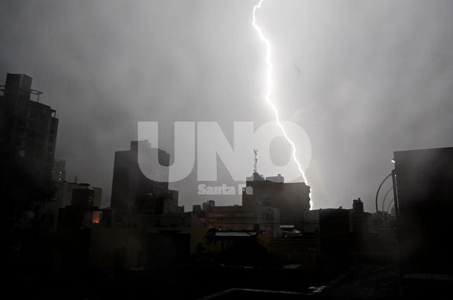 Alerta por tormentas fuertes, granizo e intensa actividad eléctrica para Santa Fe