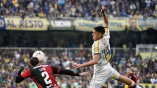 Central se adueñó del clásico ante Newells con gol de cabeza del pibe Alejo Veliz