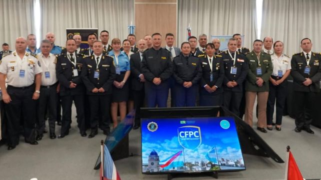 Encuentro de criminalística realizada en la ciudad de Paraná Encuentro de criminalística realizada en la ciudad de Paraná