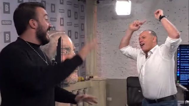 Sergio Berni bailó al ritmo del clásico de los 80 A Little Respect