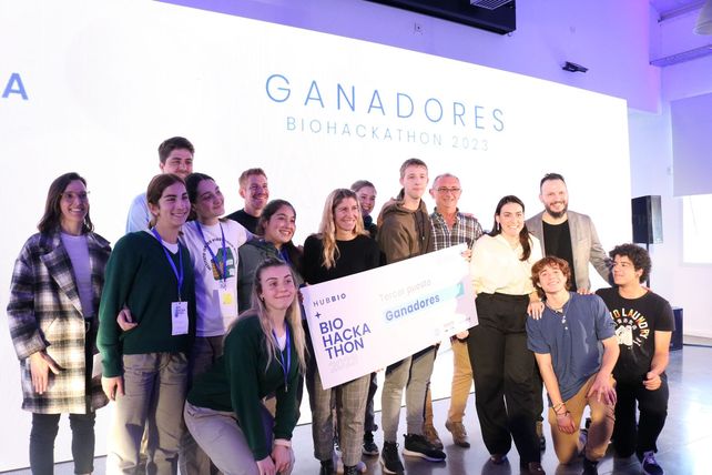 Premiados. La alegría de participar se reflejó en los jóvenes estudiantes.