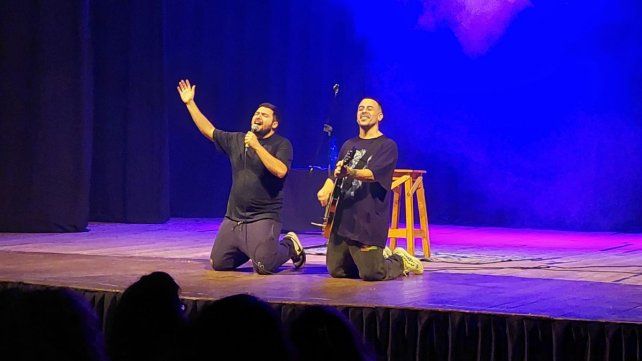 Una noche de comedia y catarsis: Nachito Saralegui conquistó el teatro