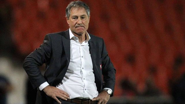 Despidieron a Holan en Independiente