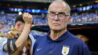 Marcelo Bielsa estalló por una pregunta sobre su foto de presentación en el Mundial: No soy un modelo