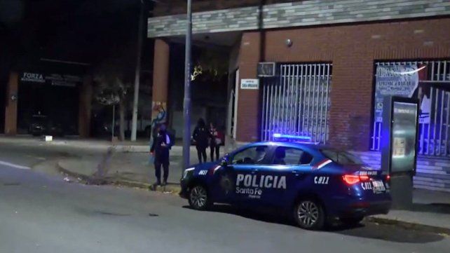 Barrio Ludueña: lo balearon en un pie para robarle el celular y la mochila
