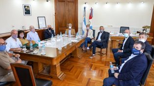 La provincia llamó a ATE y UPCN a continuar con las negociaciones paritarias