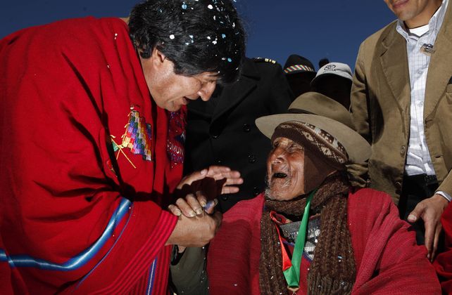 Evo con el hombre de 123 años, el más viejo del mundo