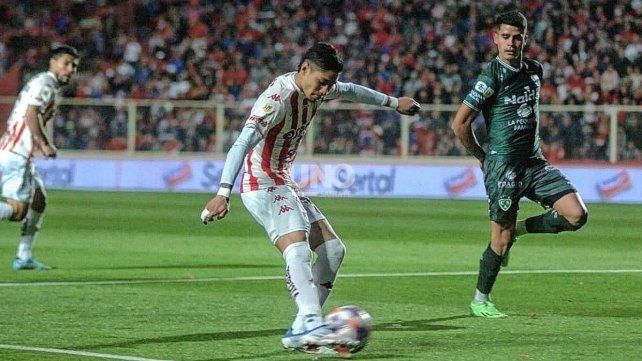 Bryan Castrillón fue de mayor a menor en Unión