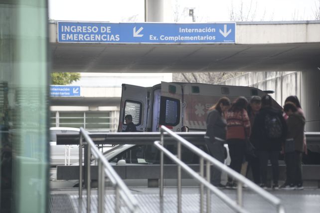 En la puerta. Familiares de víctimas suelen congregarse al ingreso del Heca.
