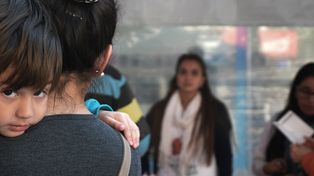 Hepatitis aguda infantil: a qué síntomas hay que prestarle atención y cómo se trata