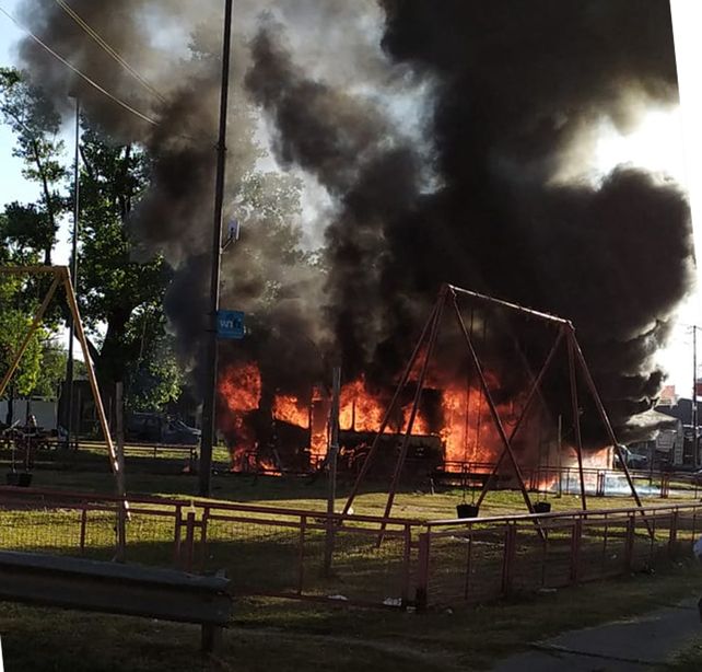 Un colectivo se incendió en la zona norte de la ciudad