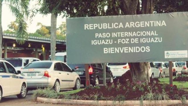 Exceptúan del recargo del 30 por ciento a los viajes en pesos a países limítrofes