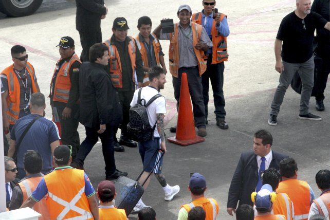 Una sorpresiva sanci&oacute;n de Fifa dej&oacute; sin chances de ver a Messi ante Bolivia en 2017.
