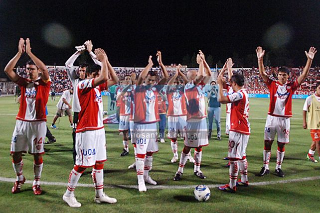 Unión jugó su peor partido del torneo y perdió 2 a 0