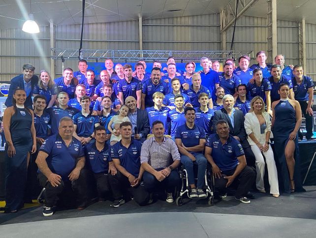 Hay equipo. Todo el Rus Med Team para la foto final de una jornada inolvidable.