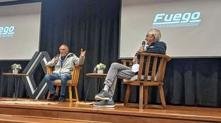 Encuentro histórico de Juan María Traverso y Oreste Berta en la planta de Renault en Córdoba.