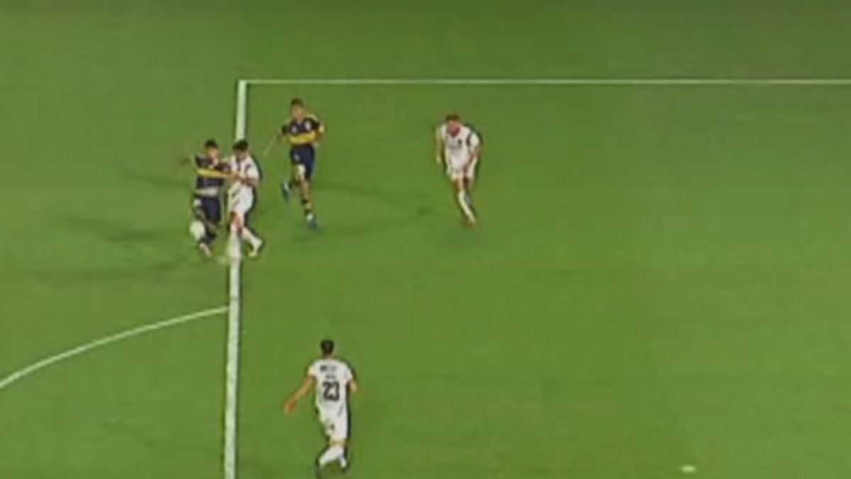 La gran polémica de Boca y Newell's: ¿fue penal de Saúl Salcedo a Ángel Romero? thumbnail