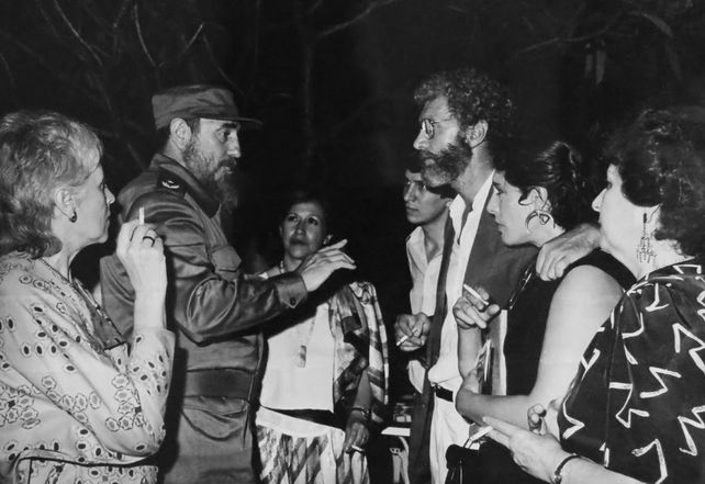Una entrevista con Fidel Castro en La Habana, a fines de los 80.  A la izquierda de Gabetta está su esposa de entonces, la actriz española Charo López. 