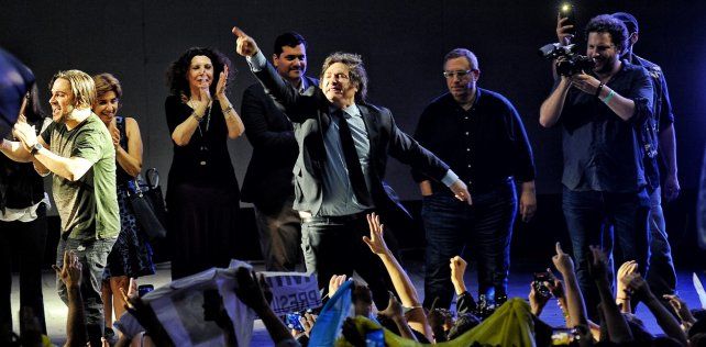 Javier Milei va a cantar en un show en el Luna Park: Es algo inédito en la Argentina, confirmó Adorni Javier Milei va a cantar en un show en el Luna Park: Es algo inédito en la Argentina, confirmó Adorni