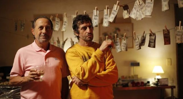 En la película El robo del siglo Diego Peretti interpreta a Fernando Araujo y Guillermo Francella ise pone en la piel de Luis Mario Vitette Sellanes