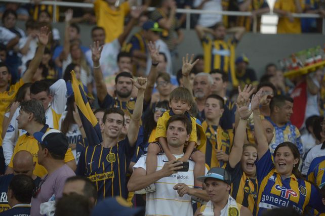 Las imágenes del carnaval canalla en las tribunas del estadio Kempes