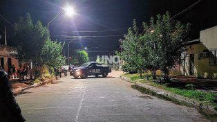 Noche sangrienta en barrio Santa Rosa de Lima con un conflicto entre vecinos que terminó con dos personas fallecidas y dos gravemente heridas.&nbsp;