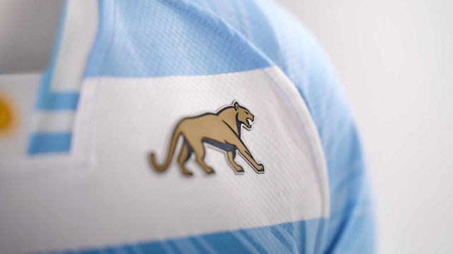 La Unión Argentina de Rugby presentó la nueva camiseta de Los Pumas.