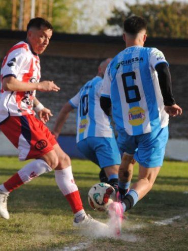 Atlético Paraná ganó el clásico en el Torneo Regional Amateur