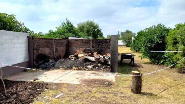 Comenzaron las excavaciones en el cementerio de San Lorenzo para buscar a Paula Perassi