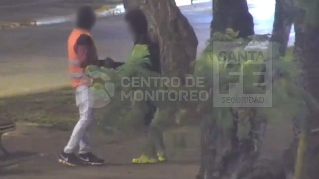 Detención. Los dos sujetos se tiraban con gomeras antes de ser detenidos.&nbsp;