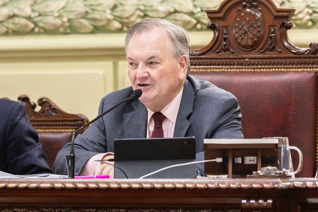Felipe Michlig pidió disculpas públicas por un exabrupto en la anterior sesión de la Convención.