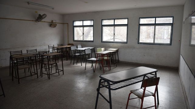 Luego de que los docentes lanzaran un paro para este viernes y de tres días para las próximas dos semanas
