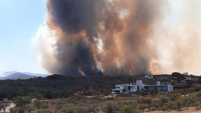 El peor incendio de la década que sufren las sierras de Córdoba