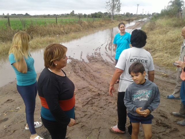 Quiroga, la calle que comparten Santa Fe y Recreo, bajo agua