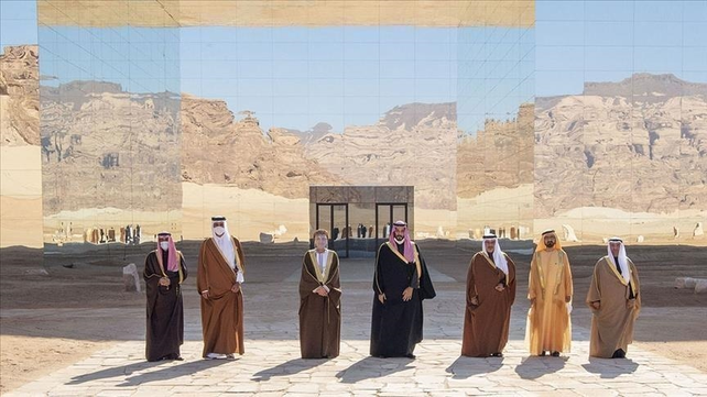 El 5 enero 2021 se firm&oacute; la paz y la normalizaci&oacute;n de relaciones entre Qatar y sus vecinos &aacute;rabes en una ciudad saudita. Pero la desconfianza rec&iacute;proca no desapareci&oacute;.