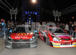 El Puente Colgante brilló con los autos del Súper TC2000