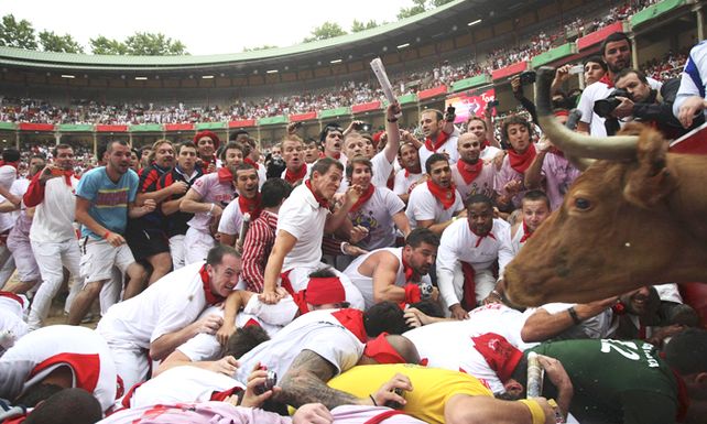 Arranc&oacute; la fiesta de San Ferm&iacute;n en Pamplona con una corrida tranquila