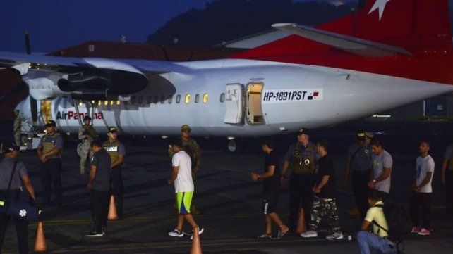 En las próximas horas llegará al Aeropuerto Internacional de Ezeiza el primer vuelo con 16 ciudadanos argentinos que fueron deportados por Estados Unidos
