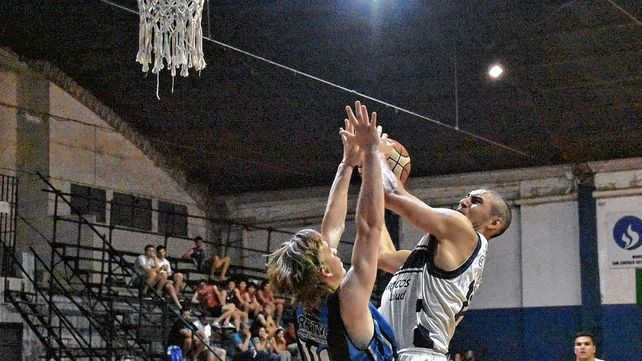 GyE debió trabajar mucho para superar a Trebolense en la Liga Provincial de Básquet.