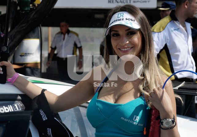 Las bellas chicas derritieron el pavimento del callejero santafesino.