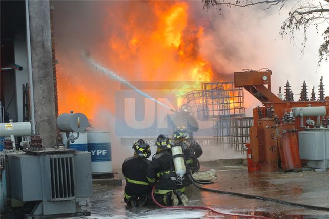Un depósito de la EPE se incendió en calle Primera Junta al 4.800