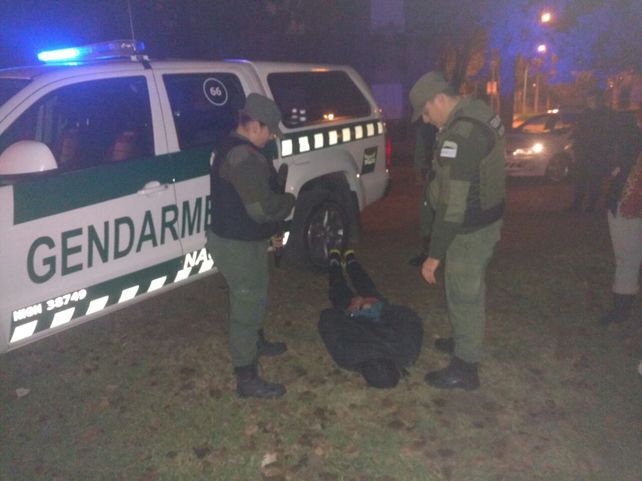 Santo Tomé: intentó eludir un control de Gendarmería, pero lo apresaron y le secuestraron una pistola cargada