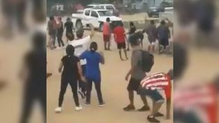 Atacaron con piedras el vehículo en el que circulaba la ministra Bullrich