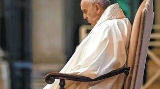 Francisco pasó bien la noche tras ser internado por una infección pulmonar