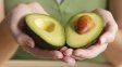 Con algunos trucos, conservar la palta abierta es posible