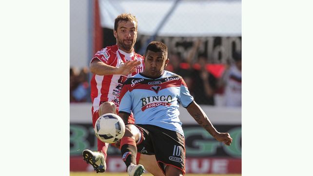 Brown de Adrogué le ganó a Atlético Paraná en el último suspiro