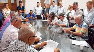 Los municipales acordaron 15% de incremento y claúsula gatillo